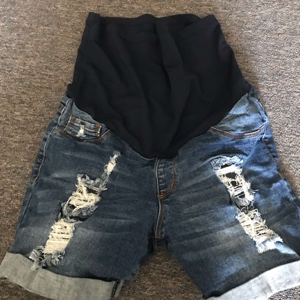 Maternity shorts